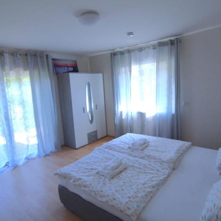 The Gold House 80Qm Gemuetlich Und Erholsam! Apartment Kleinblittersdorf Bagian luar foto