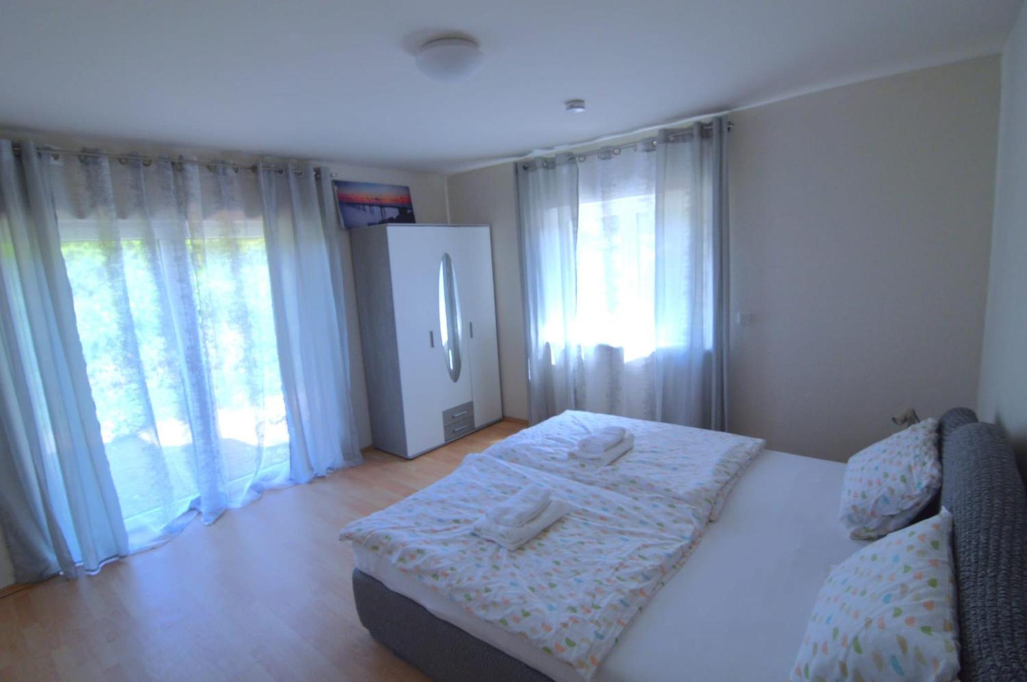 The Gold House 80Qm Gemuetlich Und Erholsam! Apartment Kleinblittersdorf Bagian luar foto